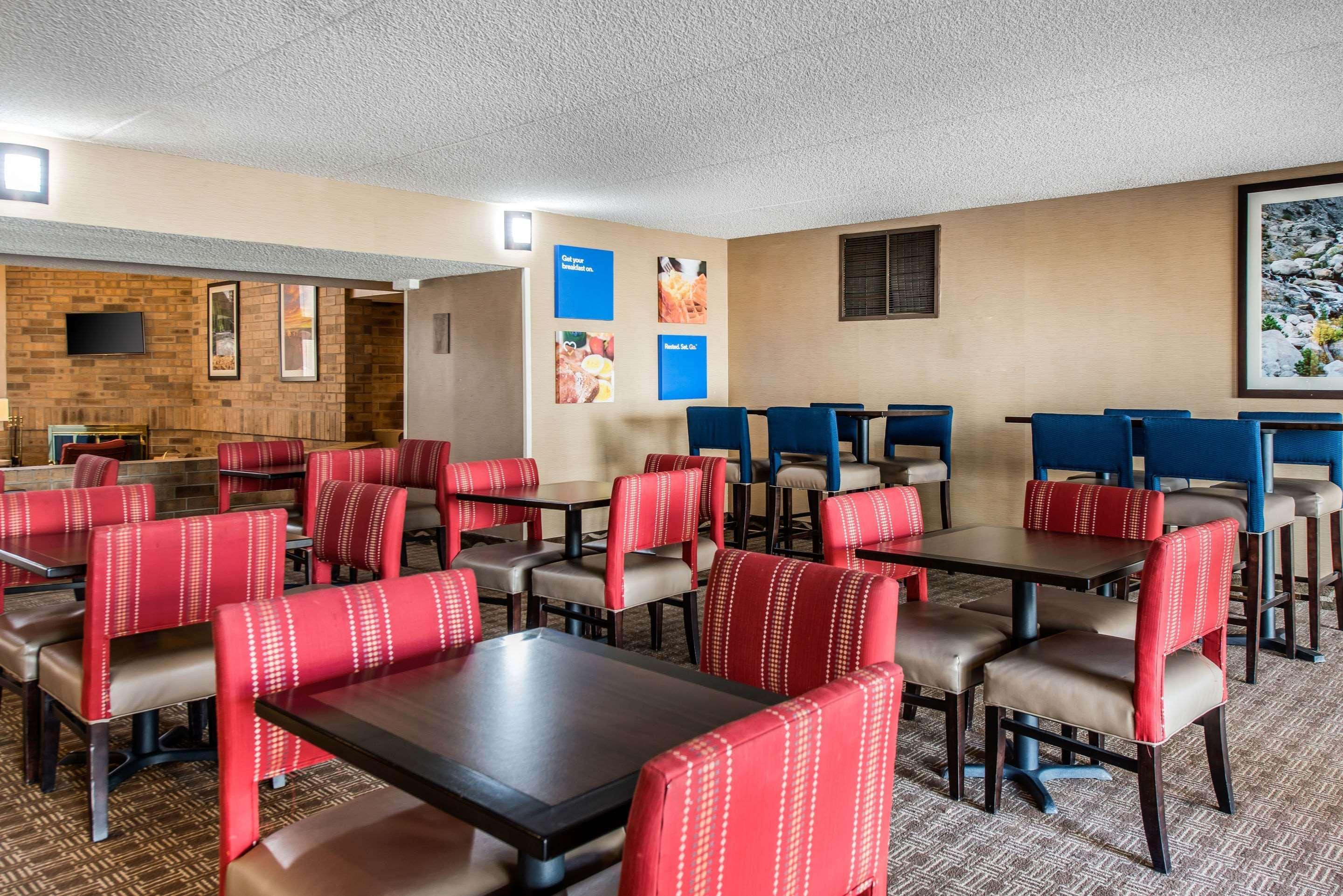 Comfort Inn & Suites Denver Northfield Extérieur photo